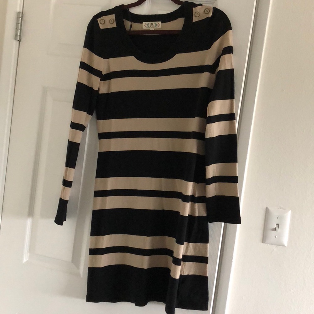 Sweater dress with cute details